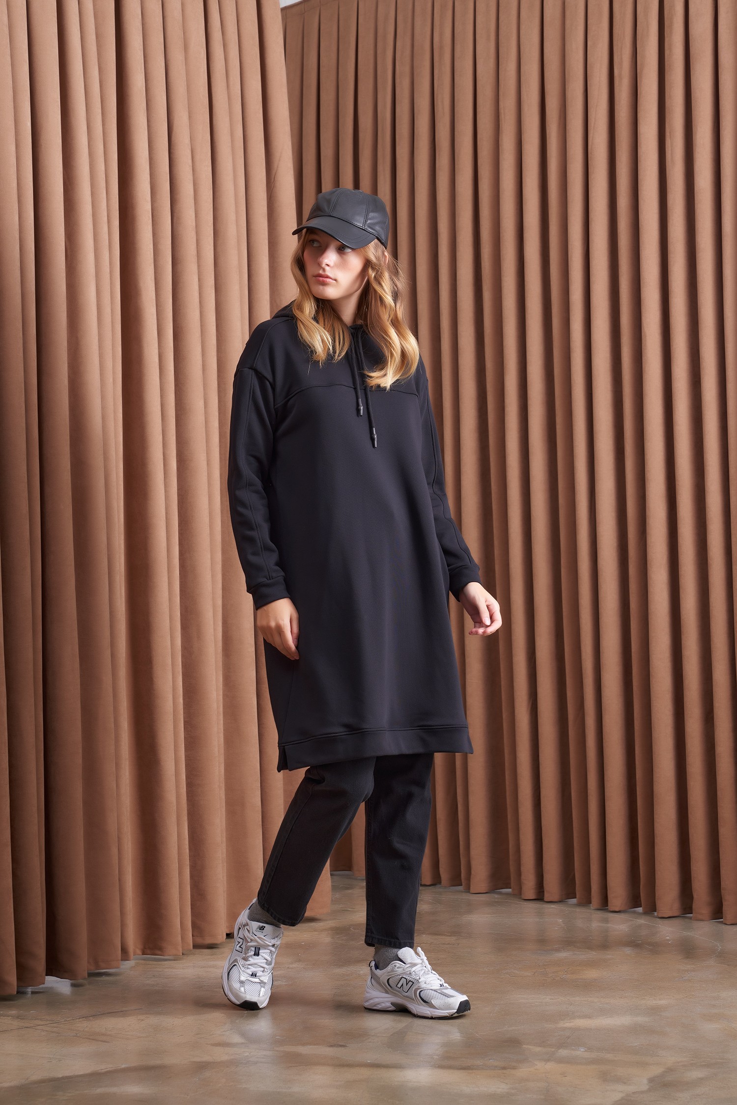 Qanu Dikişli Sweatshirt Siyah