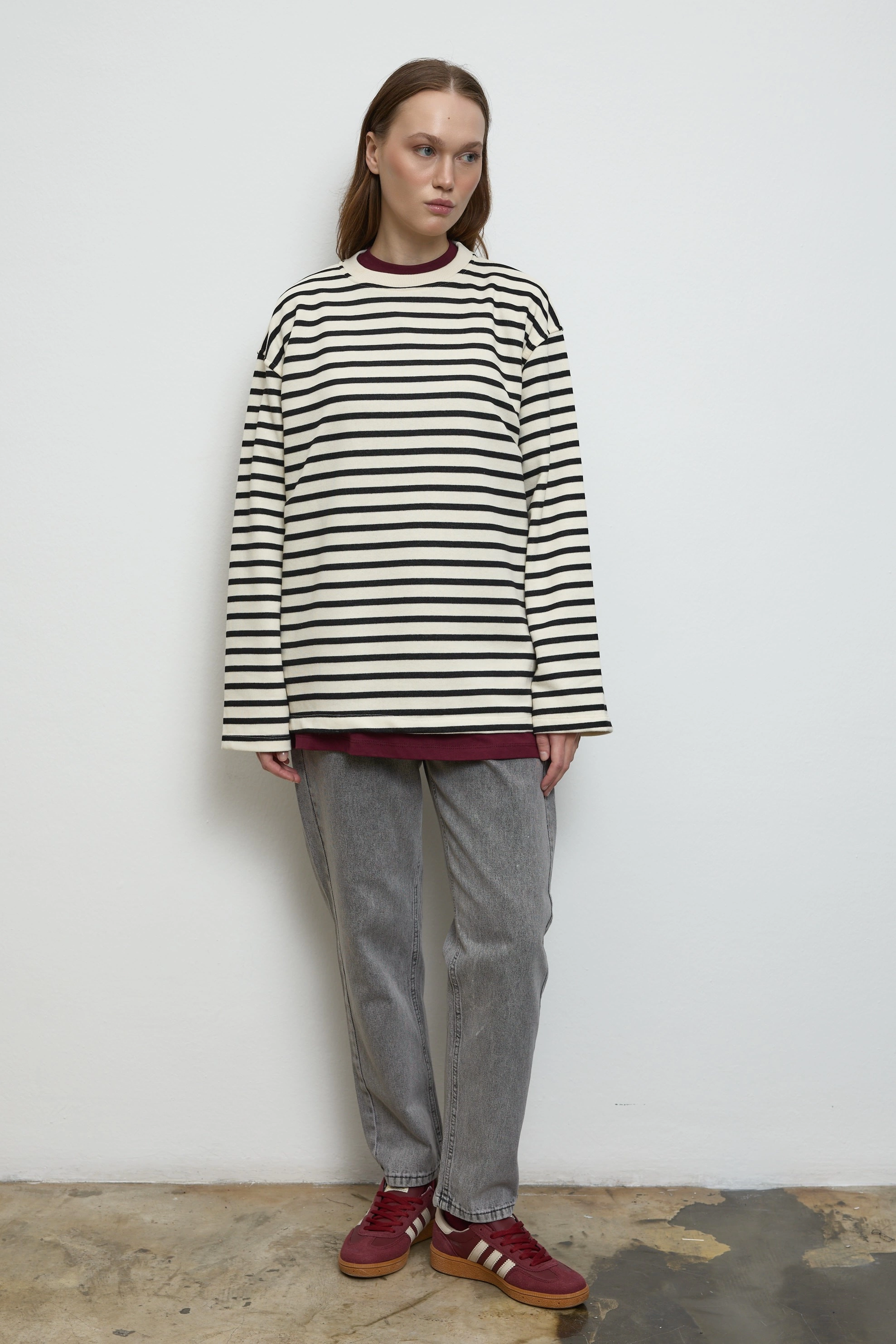 Qanu Çizgili Kısa Sweatshirt Siyah