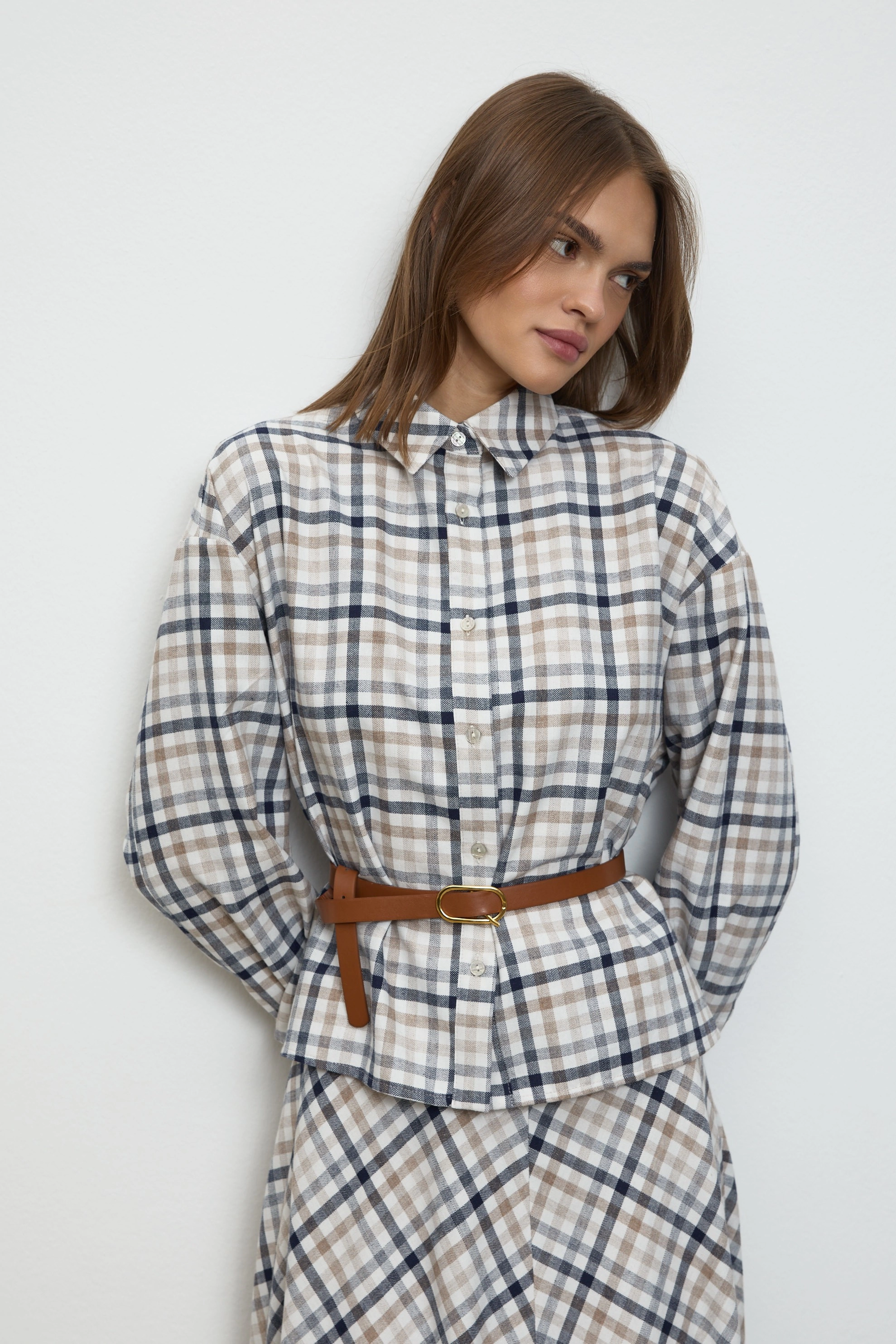 Qanu Ekose Gömlek Beyaz  - Tesettür Giyim