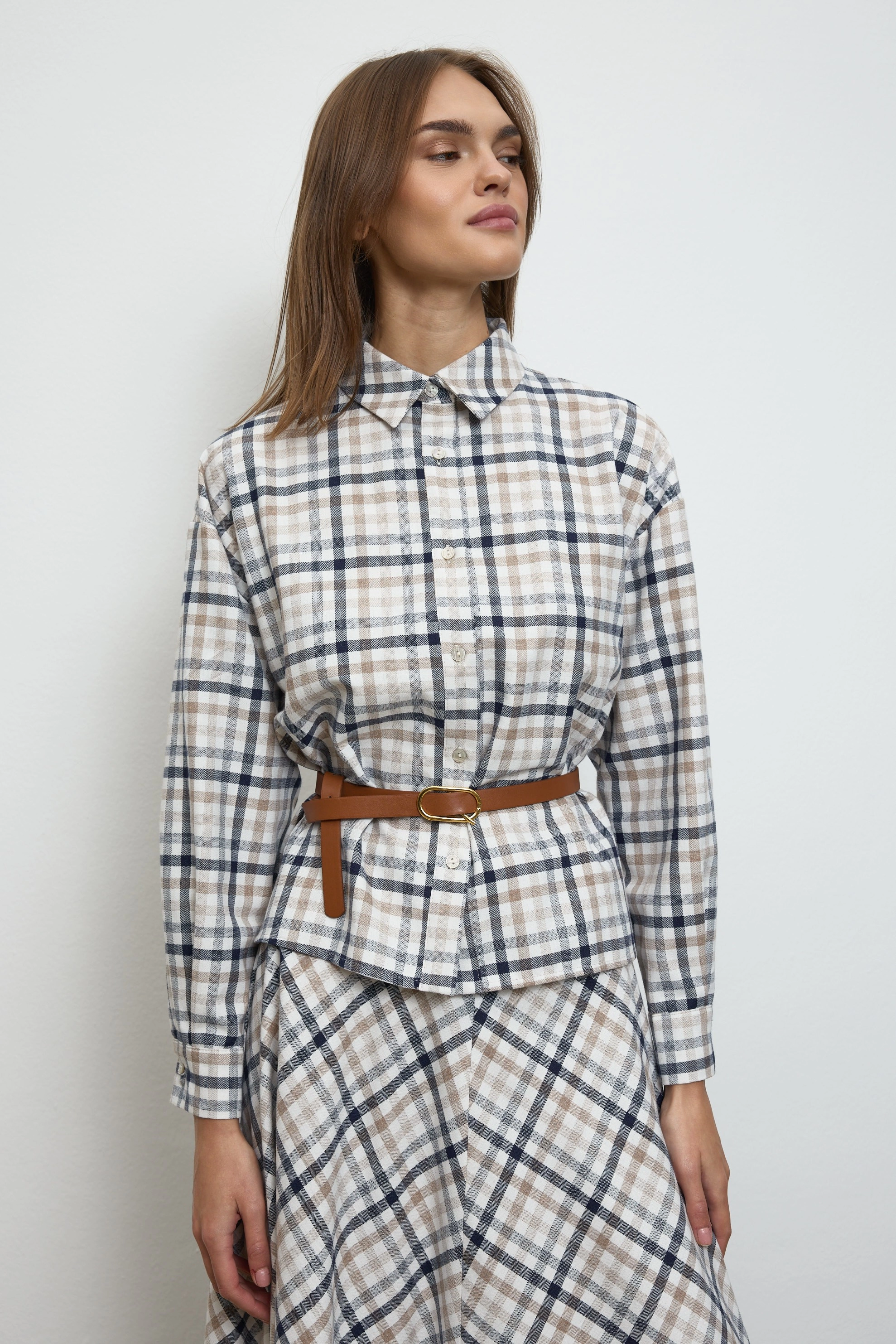 Qanu Ekose Gömlek Beyaz  - Tesettür Giyim