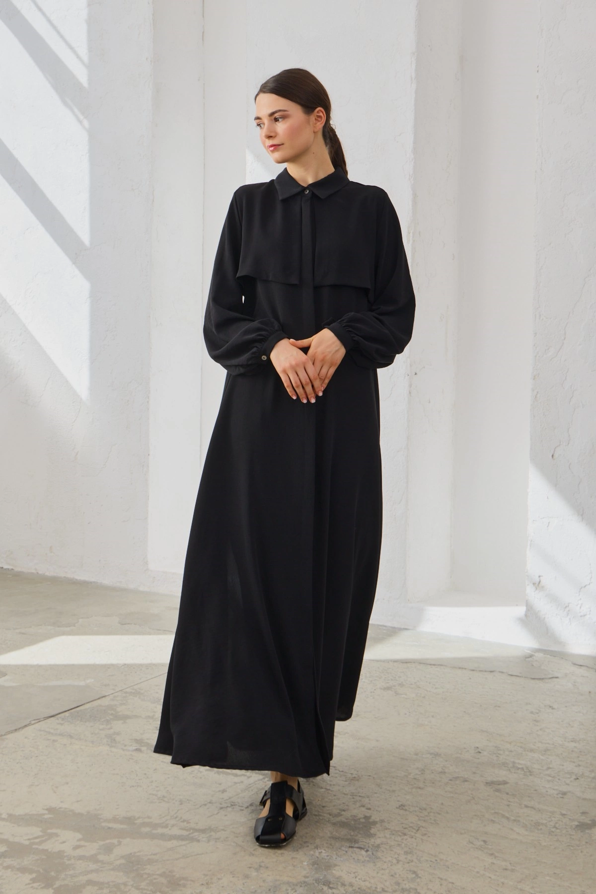 Qanu Kapaklı Ferace Siyah  - Tesettür Giyim