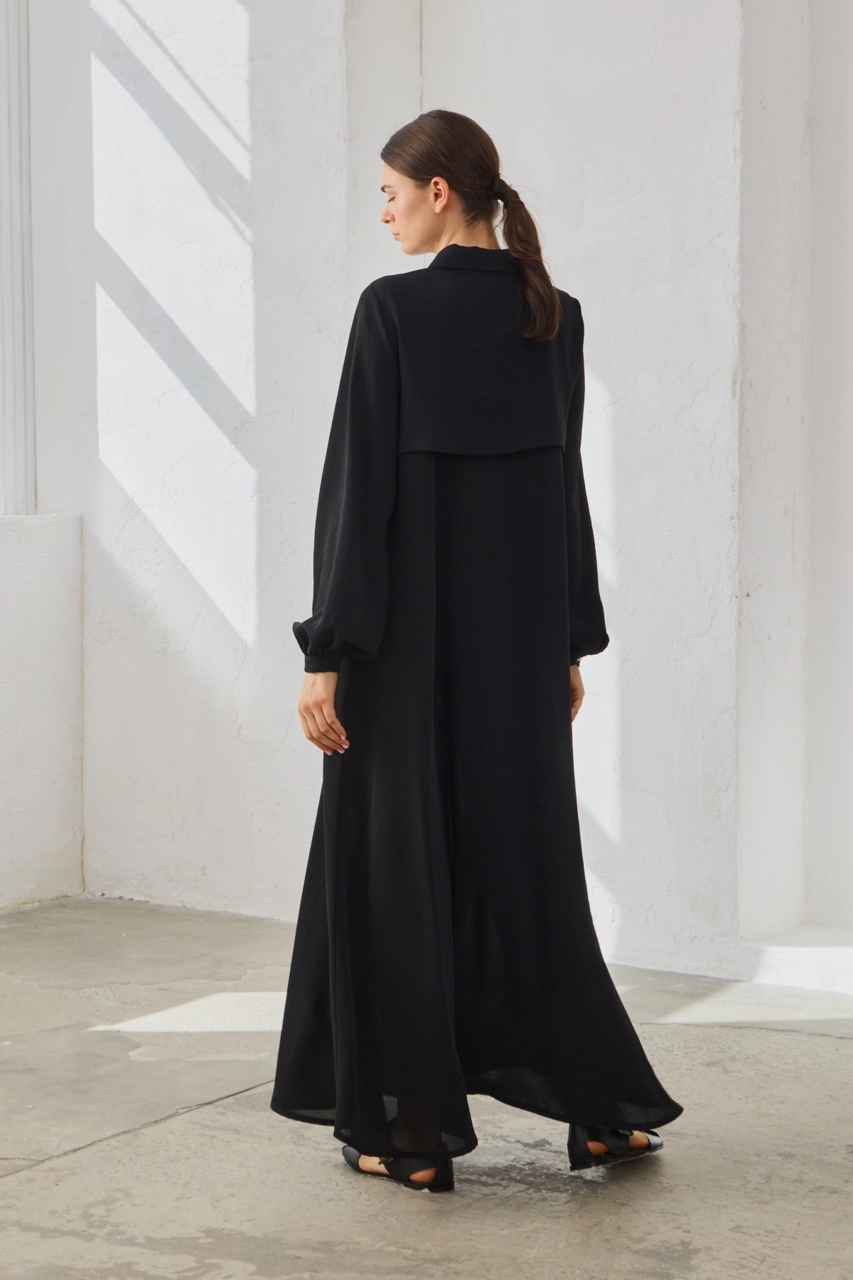 Qanu Kapaklı Ferace Siyah  - Tesettür Giyim