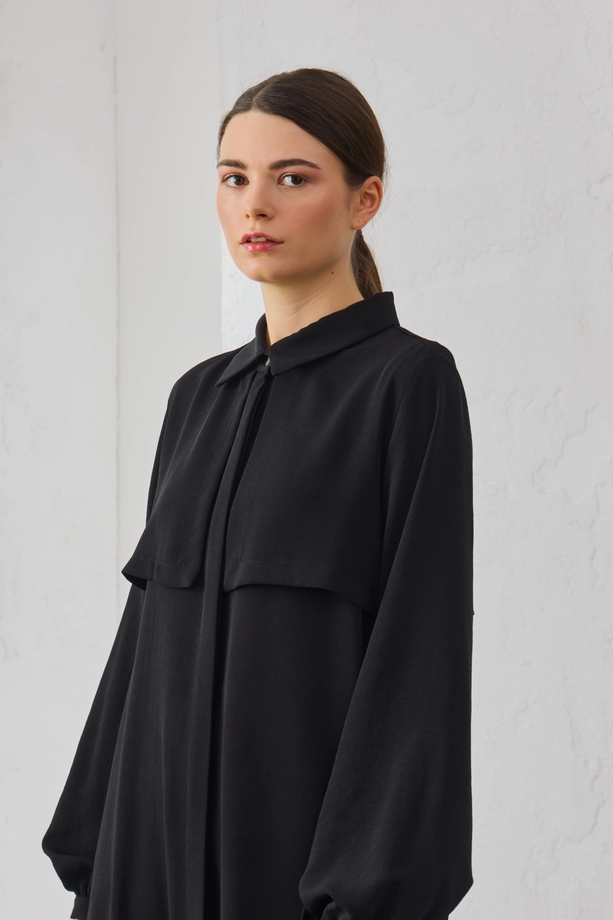 Qanu Kapaklı Ferace Siyah  - Tesettür Giyim