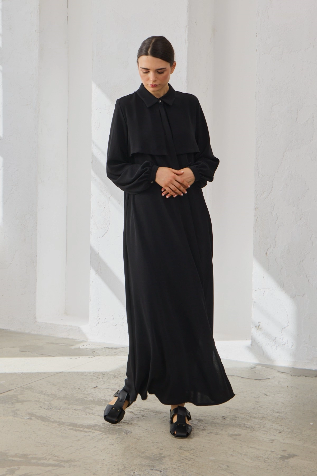 Qanu Kapaklı Ferace Siyah  - Tesettür Giyim