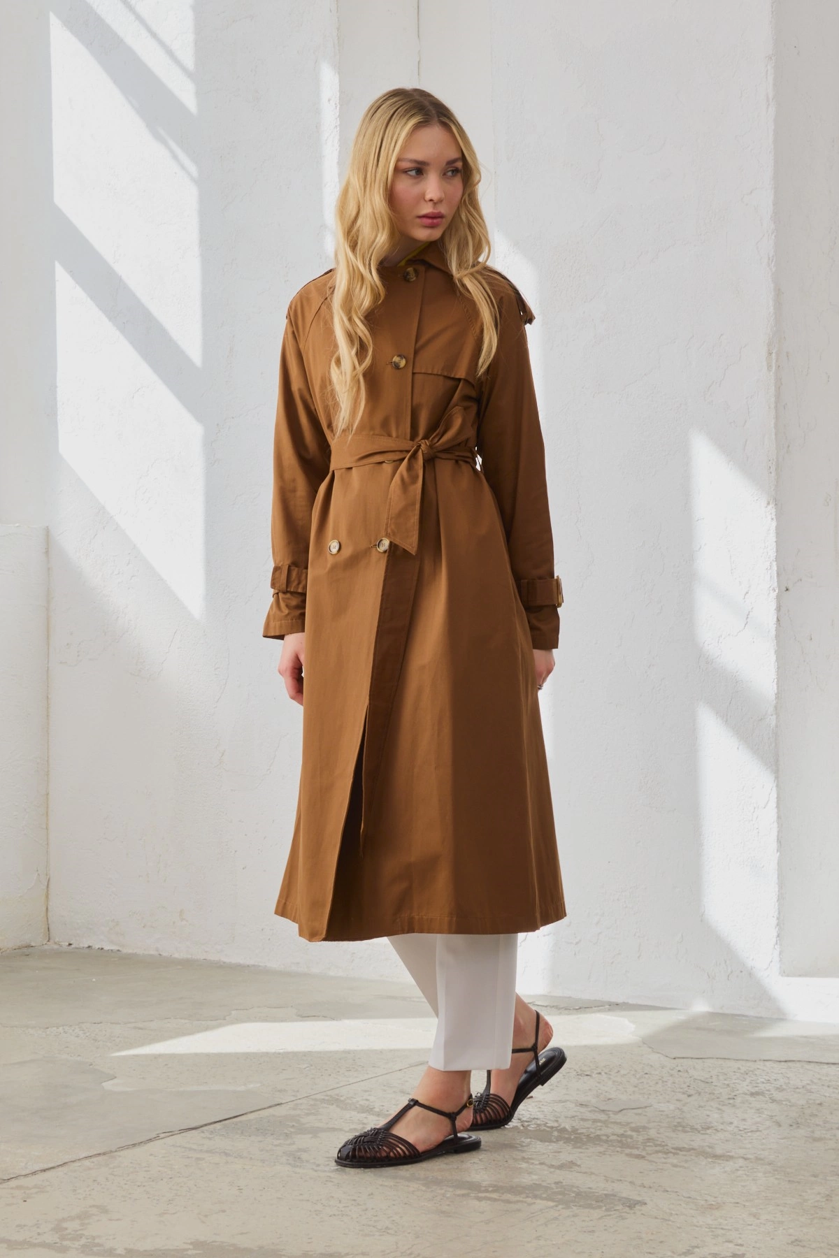 Qanu Klasik Trençkot Taba