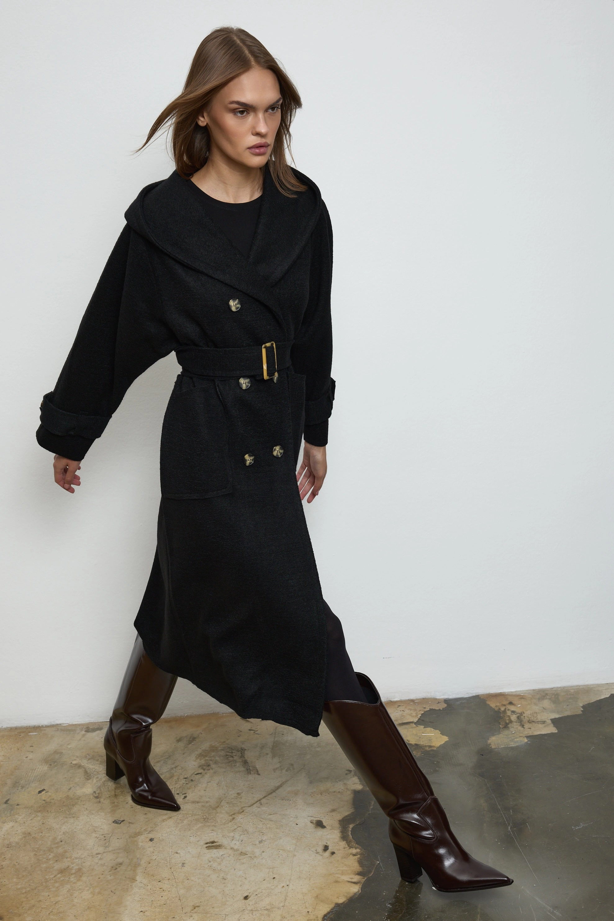 Qanu Kuşaklı Keçe Kaban Siyah