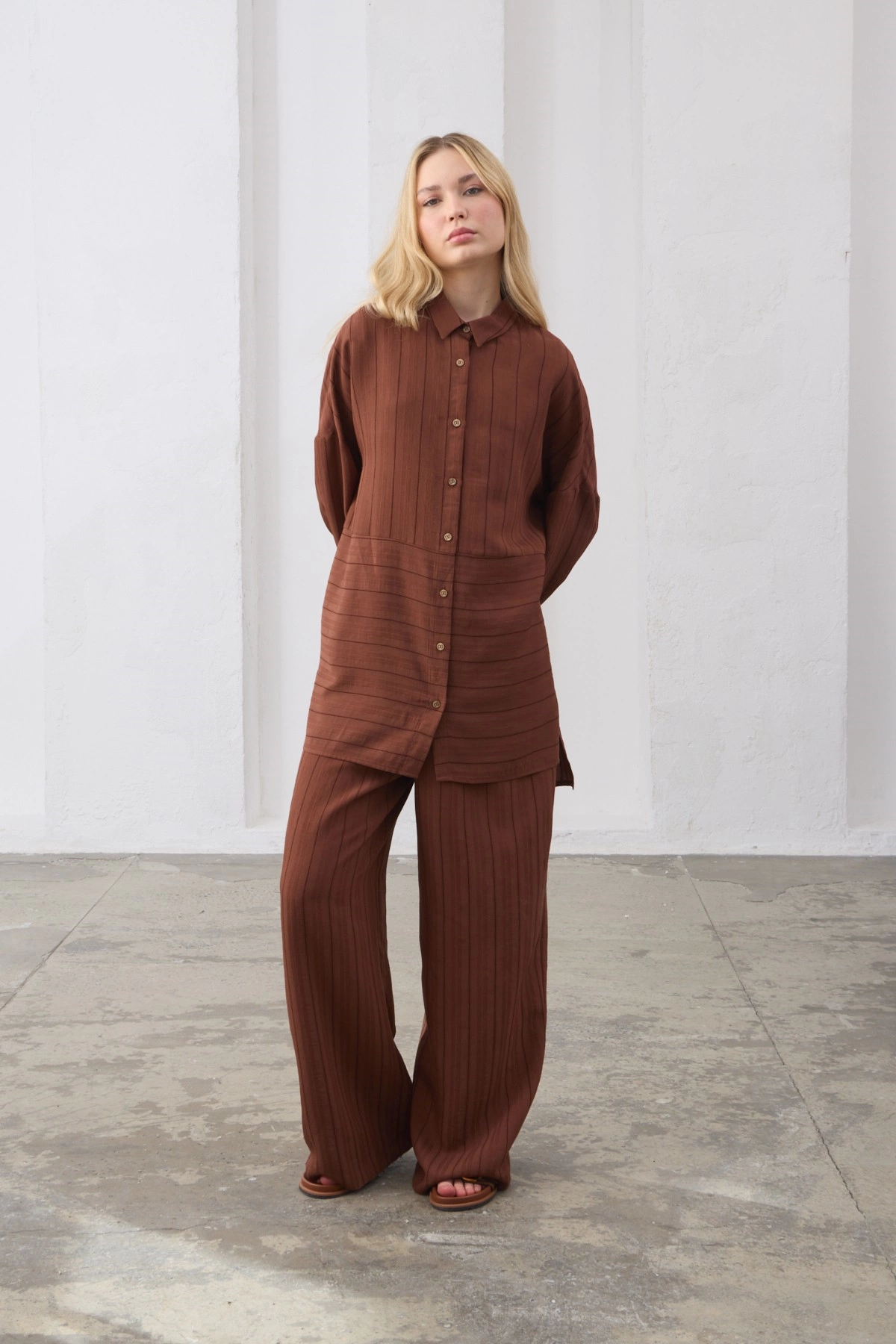 Qanu Modal Kısa Gömlek Kahverengi 