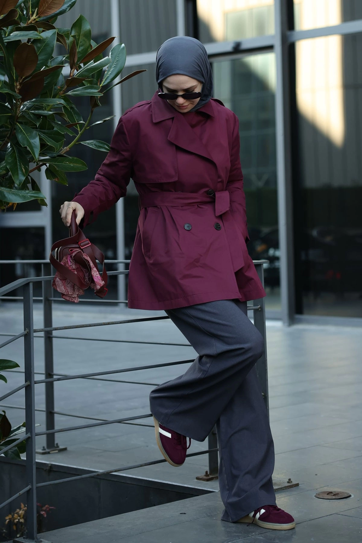 Qanu Mora Kısa Trençkot Bordo - Tesettür Giyim