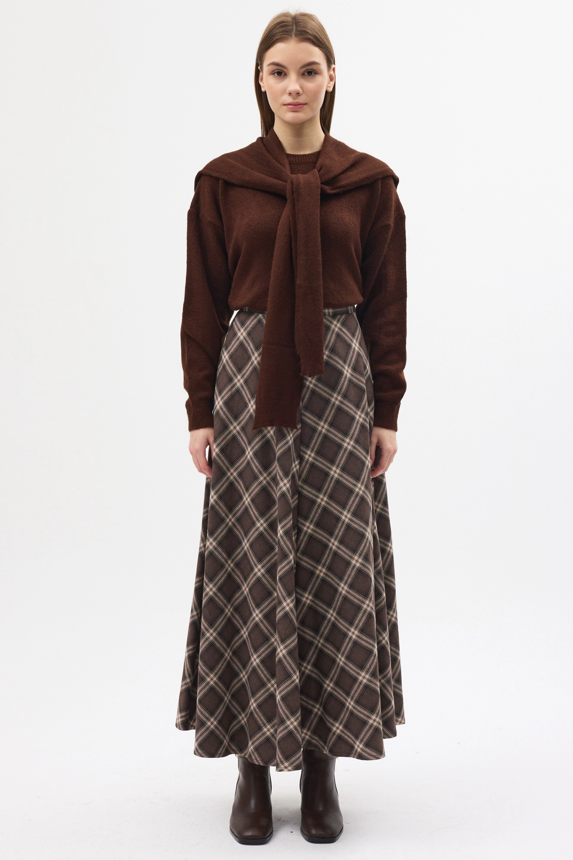 Qanu Şal Detaylı Triko Kazak Kahverengi - Tesettür Giyim