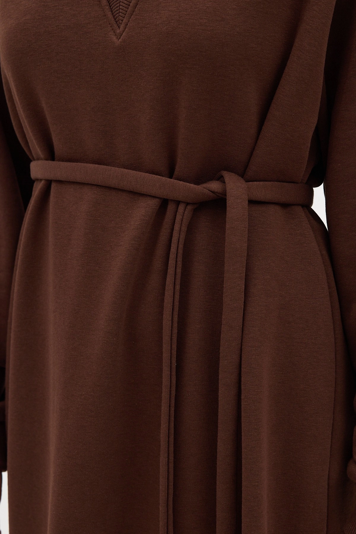 Qanu V Yaka Uzun Sweatshirt Kahverengi - Tesettür Giyim