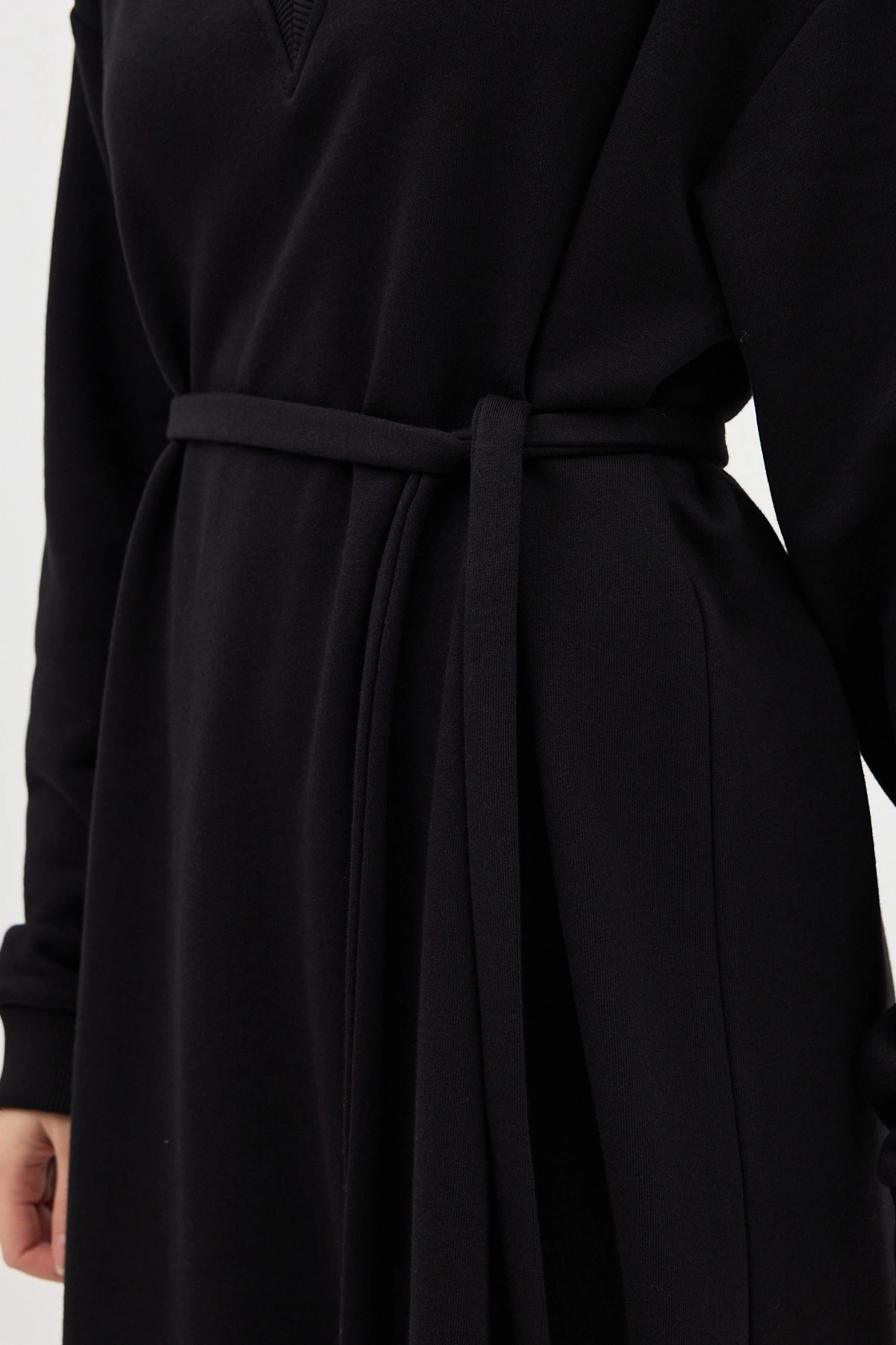 Qanu V Yaka Uzun Sweatshirt Siyah - Tesettür Giyim