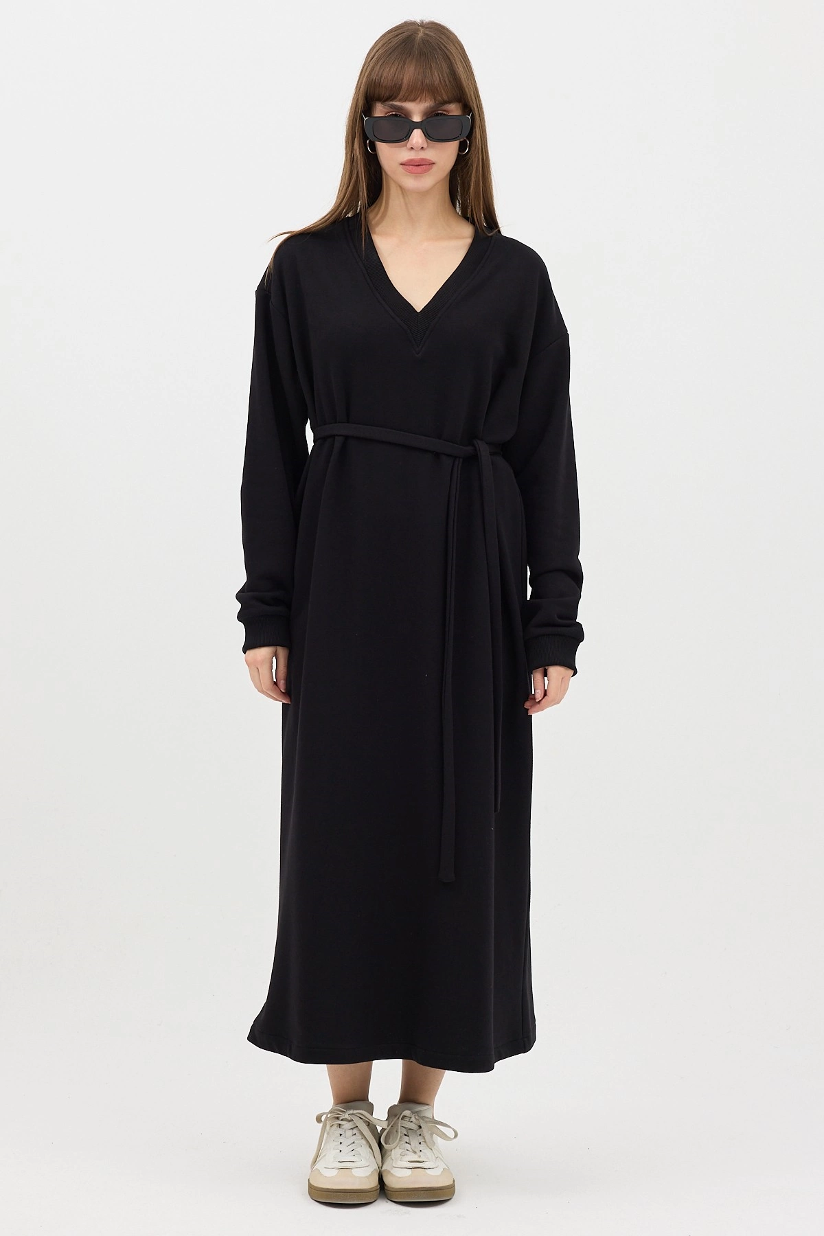 Qanu V Yaka Uzun Sweatshirt Siyah